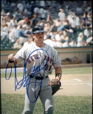 Mike Piazza Autographed 8x10 Photo - Vintage Dugout