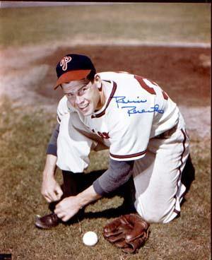 Robin Roberts Autographed 8x10 Photo - Vintage Dugout