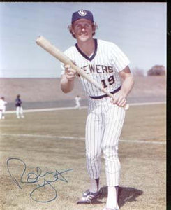 Robin Yount Autographed 8x10 Photo - Vintage Dugout