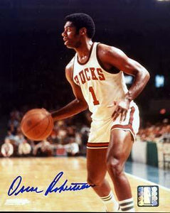 Oscar Robertson Autographed 8x10 Photo - Vintage Dugout