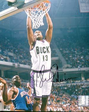 Glenn Robinson Autographed 8x10 Photo - Vintage Dugout