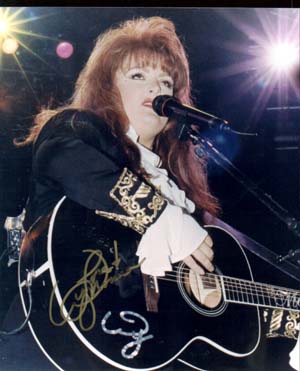 Wynonna Judd Autographed 8x10 Photo