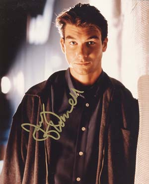 Jerry O'Connell Autographed 8x10 Photo