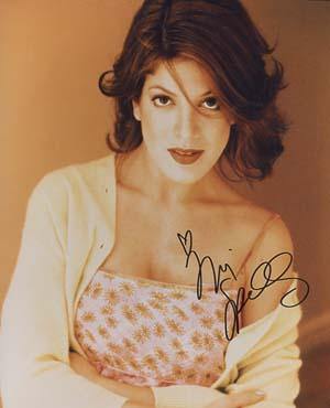 Tori Spelling Autographed 8x10 Photo - Vintage Dugout