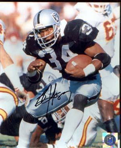 Bo Jackson Autographed 8x10 Photo - Vintage Dugout