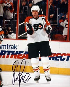 Eric Lindros Autographed 8x10 Photo - Vintage Dugout